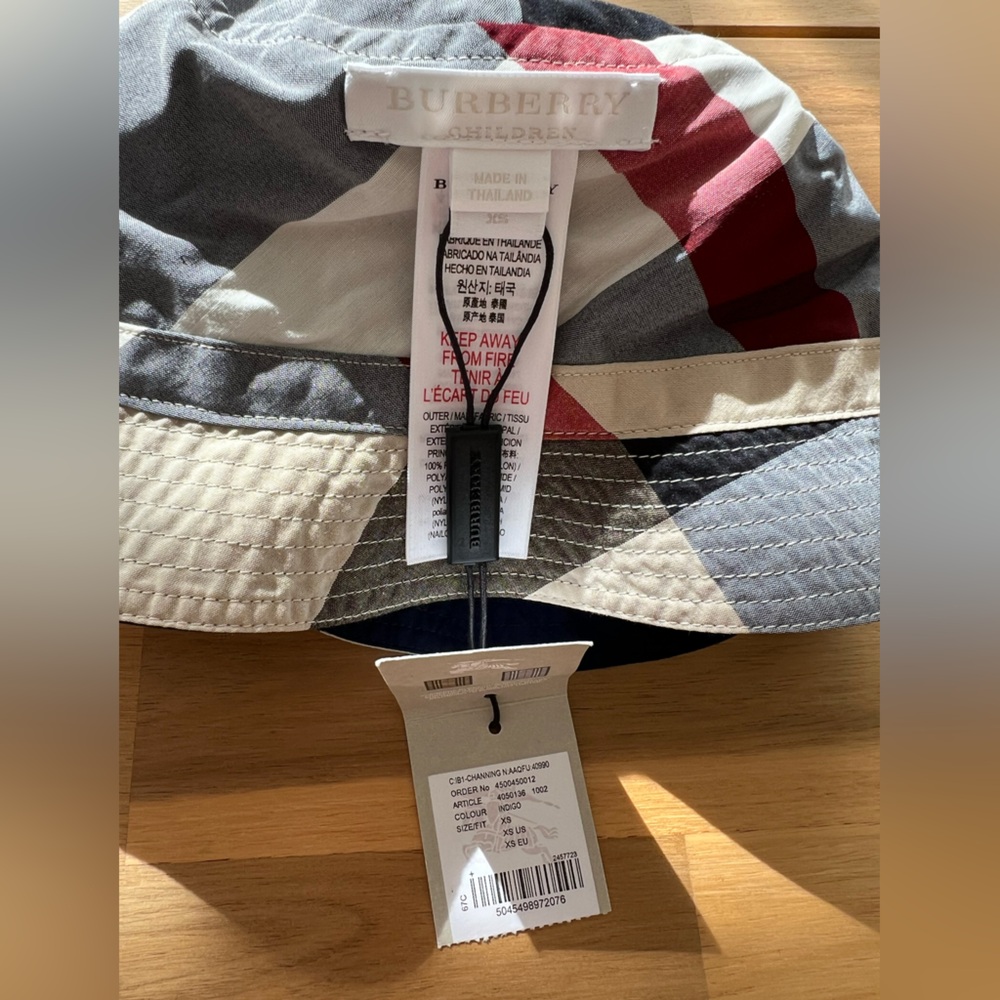NWT Burberry baby hat, size XS - Picture 2 of 7